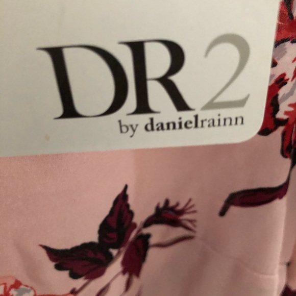 Beautiful pink flowered flowing top,very pretty ! - Picture 7 of 8